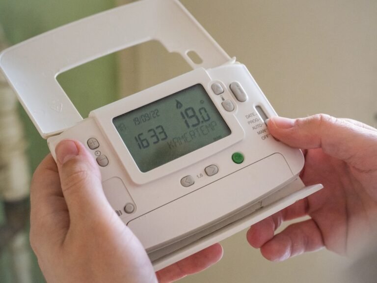 How Home Energy Monitoring Can Help Reduce Power Consumption