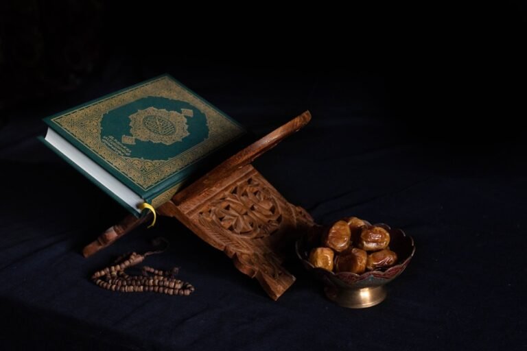 Useful Islamic Books and Guides to Read Before Hajj