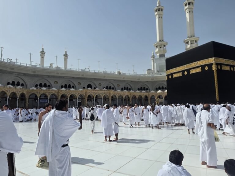 What to Keep in Your Day Bag During Hajj & Umrah