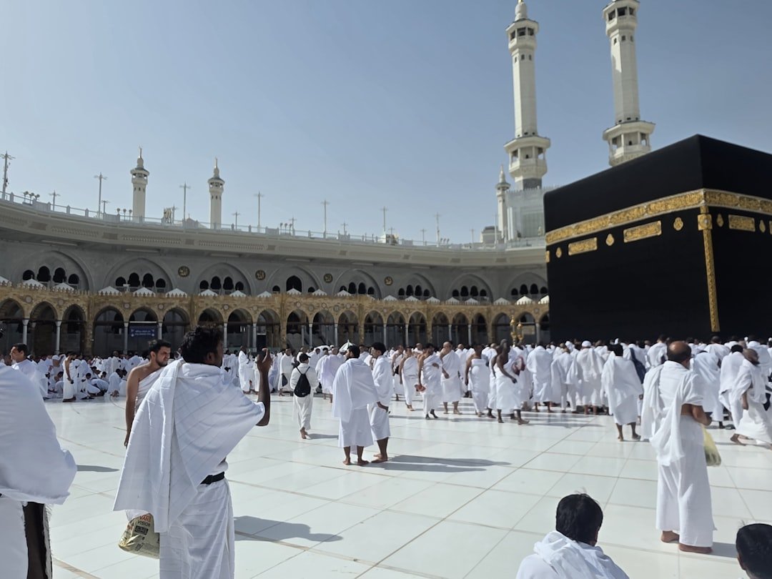 What to Keep in Your Day Bag During Hajj & Umrah